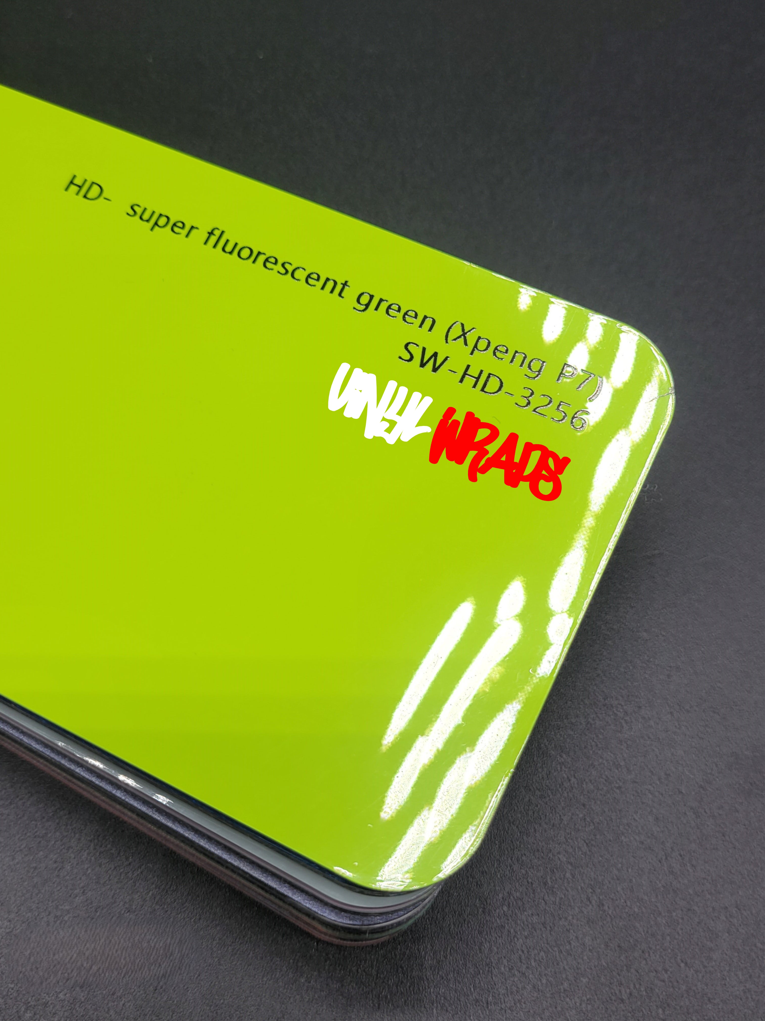 Gloss Super Fluorescent Green - Xpeng P7